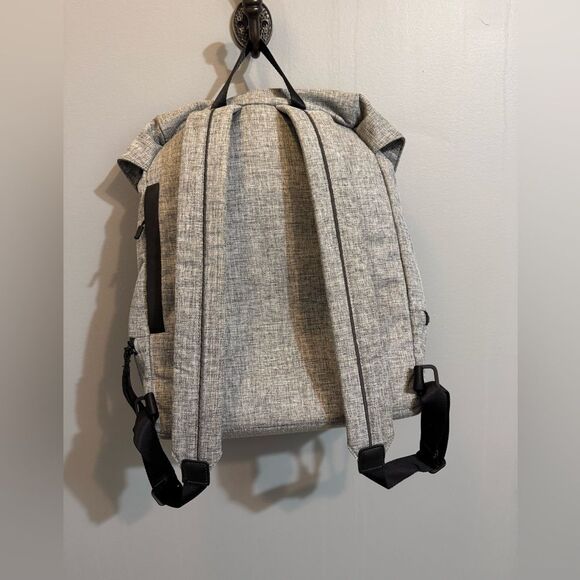 Lululemon Go Lightly Rucksack - Picture 14 of 15